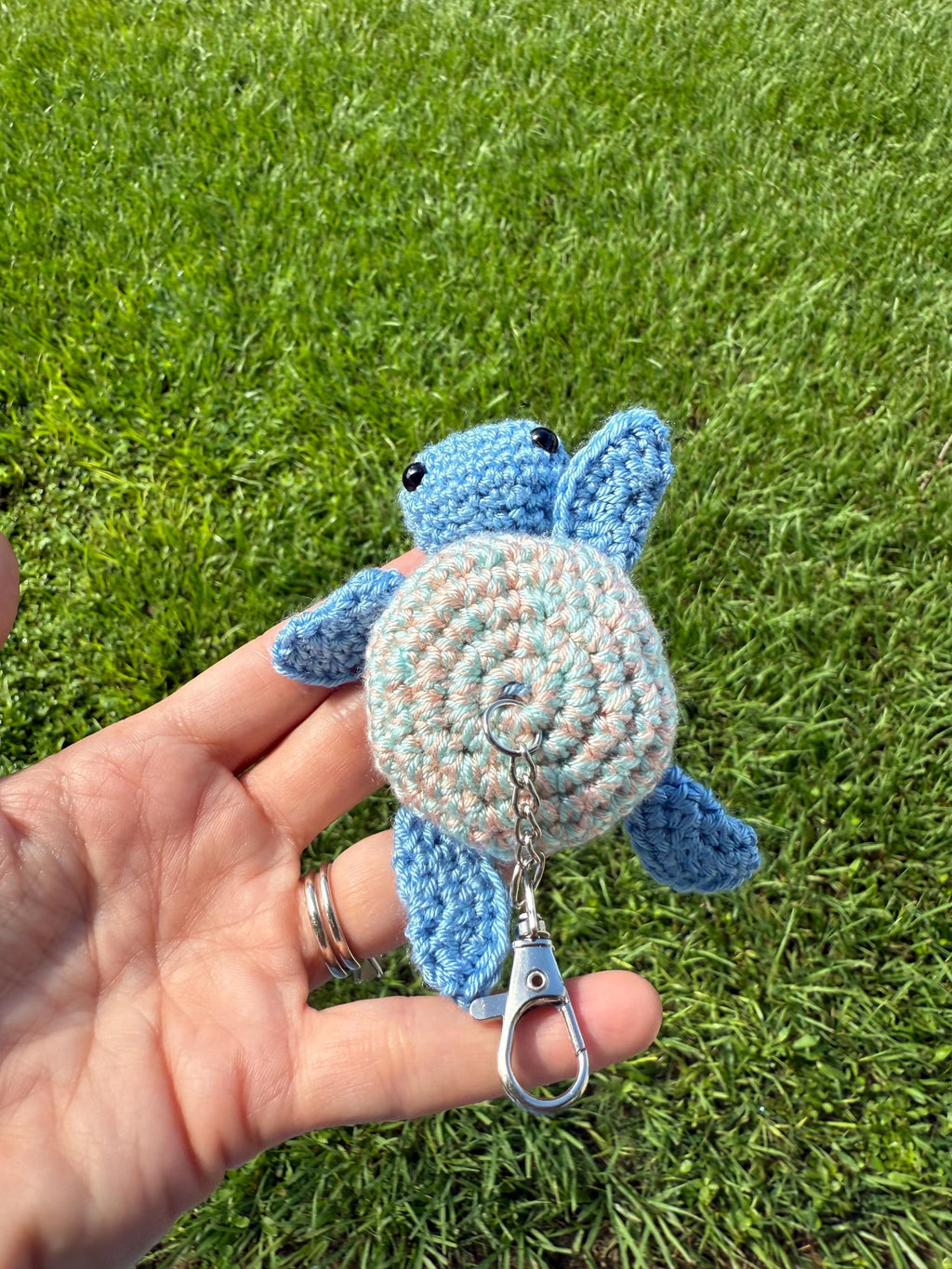 Amigurumi Sea Turtle Keychain: Crochet Backpack Buddy