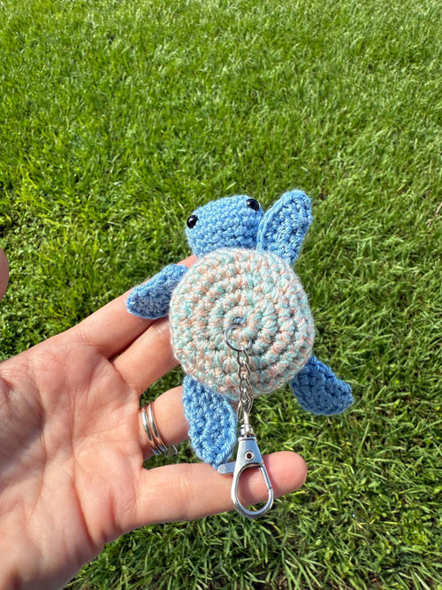 Amigurumi Sea Turtle Keychain: Crochet Backpack Buddy